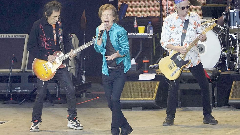 Ron Wood, Mick Jagger und Keith Richards von den Rolling Stones live beim Abschlusskonzert der Sixty Tour in der Waldbühne im vergangenen Jahr. Foto: imago-images/Future Image