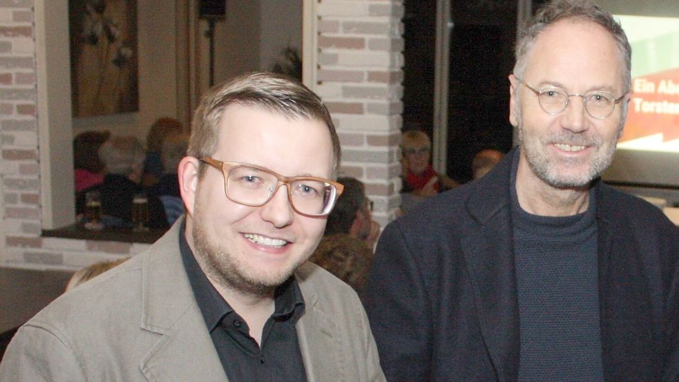 Für dem 16. Barßeler Hafenfestlauf ist es Bürgermeister Nils Anhuth (links) gelungen, den ehemaligen Barßeler Bürger Dr. Torsten Körner als Schirmherrn zu gewinnen. Foto: C. Passmann