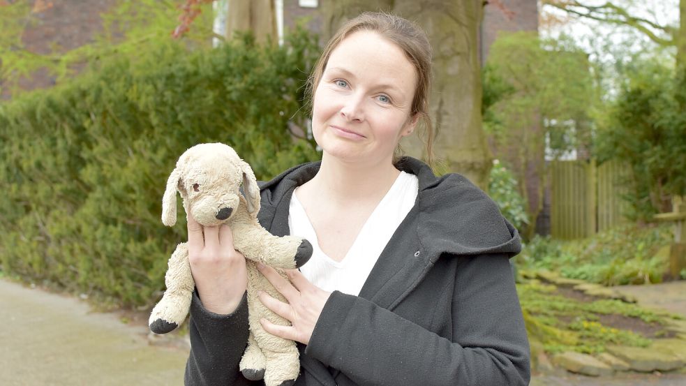 Linda Rippena aus Flachsmeer leidet sehr darunter, dass sie ihren Sohn seit über zwei Jahren nicht mehr gesehen hat und wünscht sich wieder Kontakt. Foto: Wehry