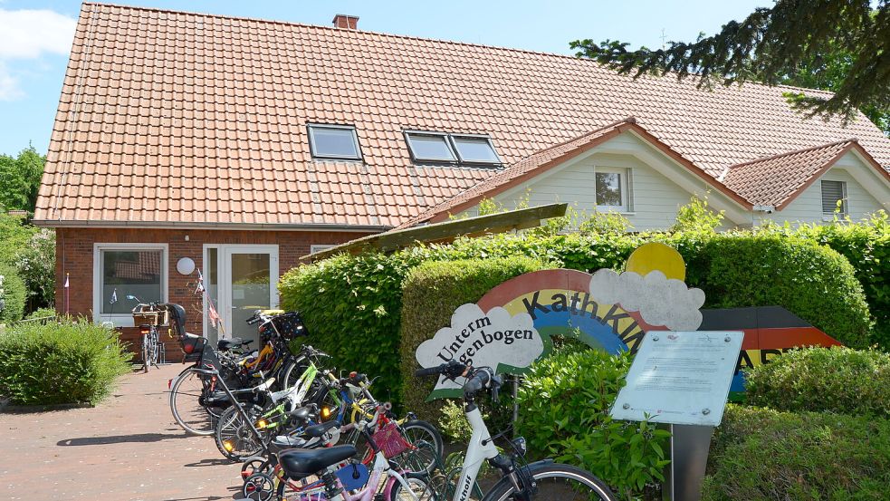 Bei der Kindertagesstätte Unterm Regenbogen in Scharrel waren fehlende Kindergarten- und Krippenplätze in diesem Jahr ein besonders großes Problem. Die Gemeinde Saterland bemüht sich, Abhilfe zu schaffen. Doch das geht nur schrittweise. Foto: Fertig
