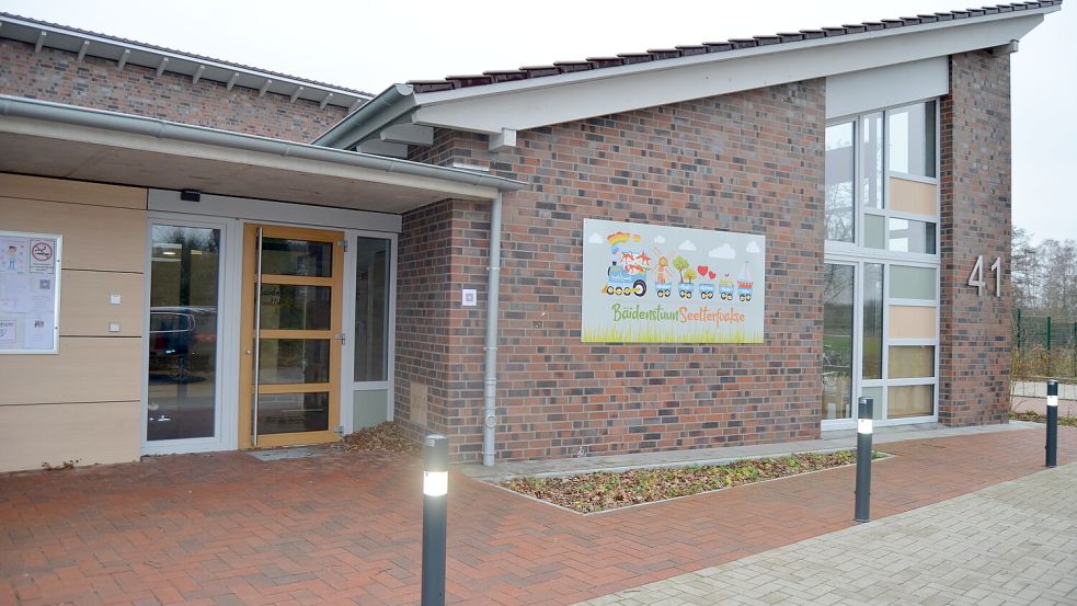 Seit Januar 2021 ist nach anderthalbjähriger Bauzeit die kommunale Kita Seelterfoakse mit Krippe in Ramsloh-Hollen in Betrieb. Der Kindergarten ist vierzügig. Foto: Fertig