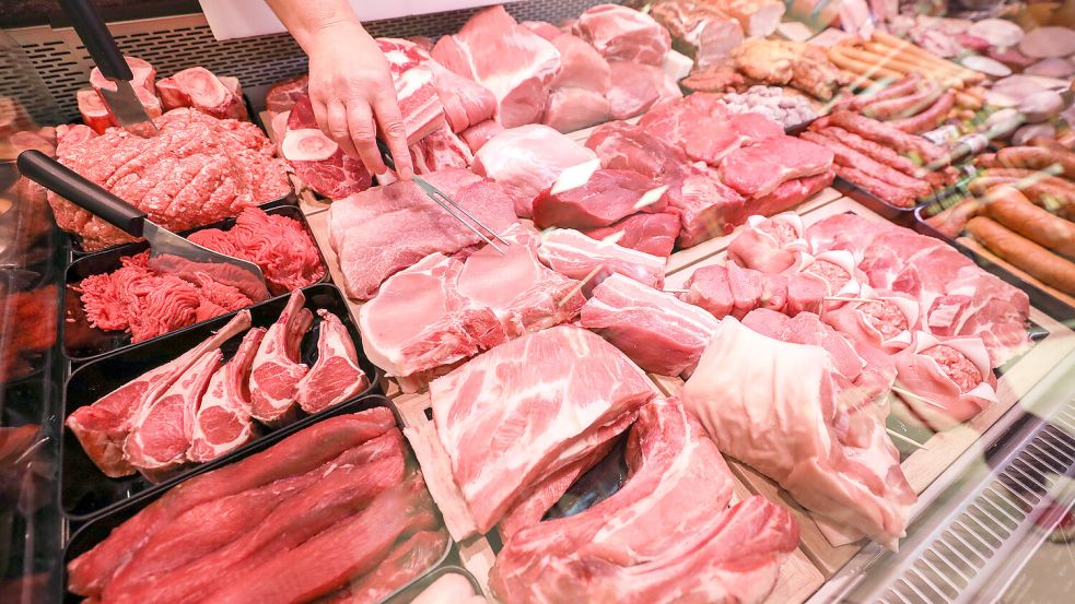 In den Kaufland-Niederlassungen in Papenburg und Meppen bekommen Kunden kein Fleisch mehr an der Theke. Symbolfoto: DPA/Woitas