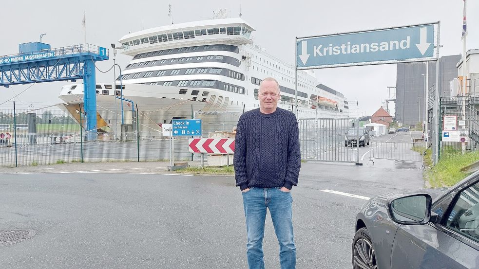 Paul Blaauu will eigentlich zurück nach Hause nach Norwegen. Jetzt muss er statt der Fähre, die er erst vor zwei Tagen gebucht hat, mit dem Auto fahren. Fotos: Hanssen