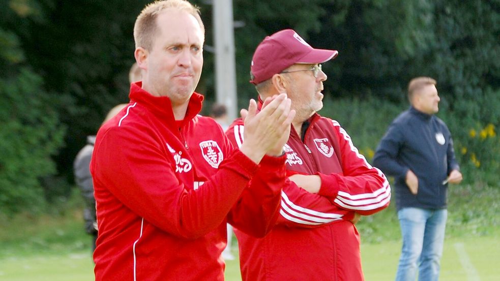 Da TuRa-Coach Michael Zuidema (links) diese Woche beim Trainerlehrgang in Barsinghausen war, übernahm Co-Trainer Sigurd de Buhr (rechts) die Einheiten. Foto: Reemts