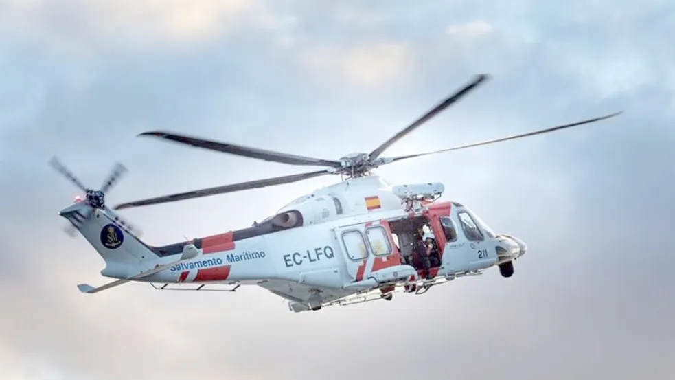 Seit Tagen sind zahlreiche Hubschrauber, Flugzeuge und Rettungsschiffe zwischen den Inseln Menorca und Mallorca auf der Suche nach den beiden Seglern. Foto: dpa/Salvamento Maritimo