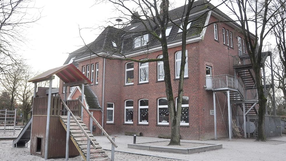 Ist jetzt Ganztagsschule: die Eichenwallschule Foto: Wolters/Archiv