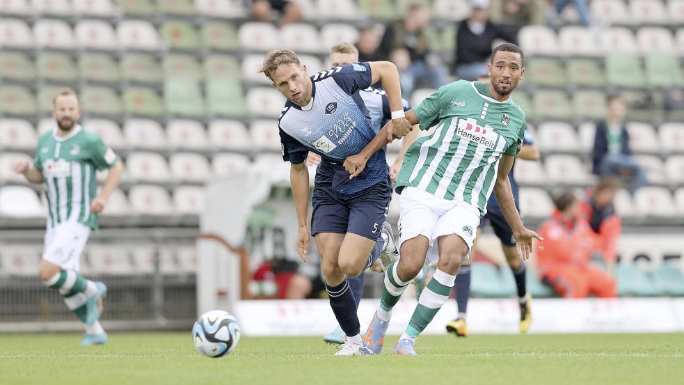 Fabian Herbst (links) spielte seine komplette Herrenzeit bisher für den VfB Oldenburg, kam diese Saison in allen vier Regionalliga-Spielen zum Einsatz. Foto: Imago