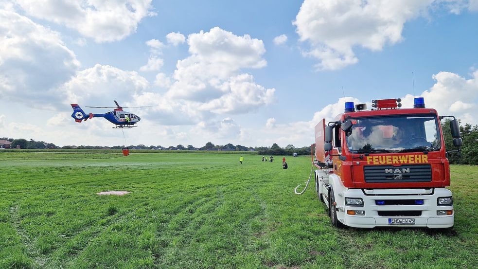 Beim Heseler Wald findet eine groß angelegte Übung der Feuerwehrbereitschaft statt. Foto: Hock
