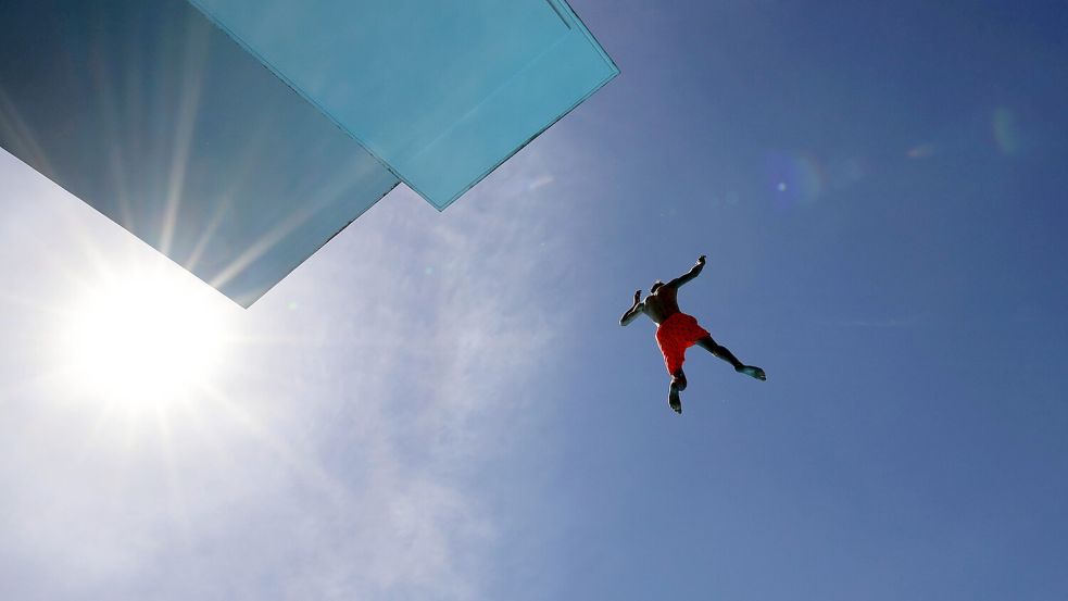 Die nächsten Tage bieten sich definitiv für einen Schwimmbad-Besuch an. Foto: imago images/Future Image