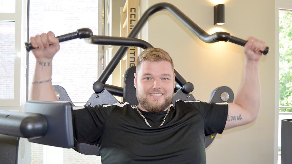 Kai Frederichs aus Rhaudermoor ist ehemaliger Krebspatient. Onkologische Sporttherapie half ihm nicht nur, seine schwere Erkrankung besser zu bewältigen - sie führte ihn sogar zu seinem heutigen Beruf. Foto: Fertig