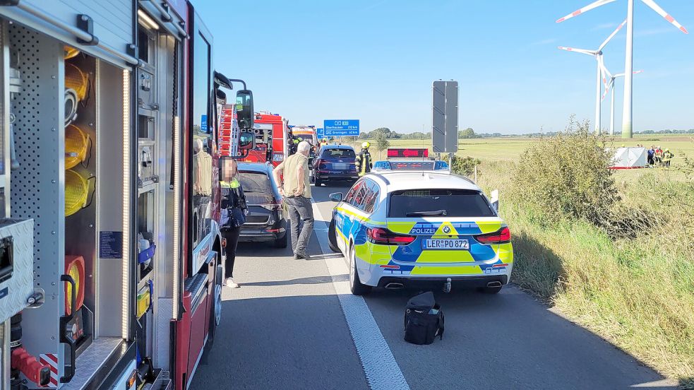 Zahlreiche Einsatzkräfte wurden zu dem Unfall auf die Autobahn gerufen. Foto: Wolters