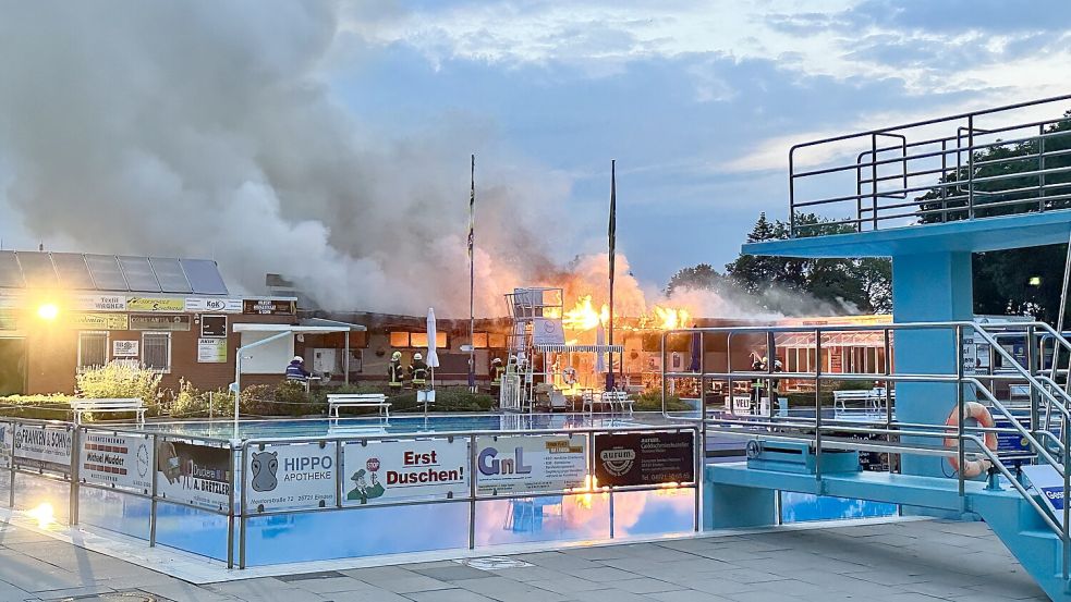 Bei dem Brand im Van-Ameren-Bad entstand am 11. Juli ein Schaden von zwei Millionen Euro. Menschen wurden nicht verletzt. Foto: Stadt Emden/Archiv