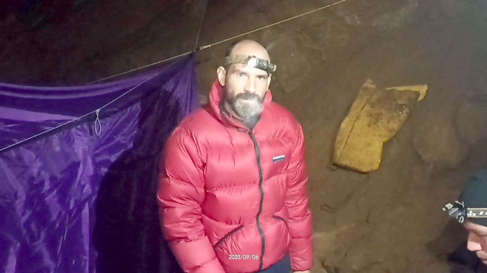 US-Höhlenforscher Mark Dickey erlitt in 1000 Metern Tiefe innere Blutungen. Foto: TURKISH DIRECTION OF COMMUNICATION/AFP