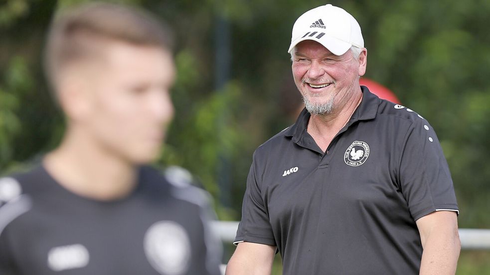 Wiesmoors Trainer Jürgen Zimmermann war stolz auf die Leistung seiner Mannschaft. Archivfoto: Doden/Emden