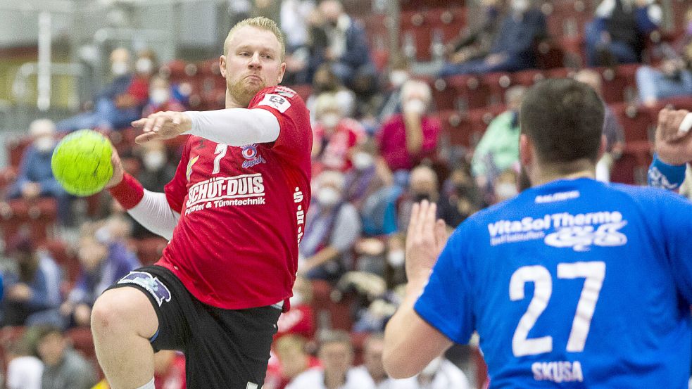 Seit Dienstag trainiert Aurichs Routinier Wilke de Buhr wieder mit dem Drittliga-Team. Er hofft am Sonnabend gegen die Dragons auf einen Kurz-Einsatz – und die ersten Saisonpunkte. Archivfoto: Doden/Emden