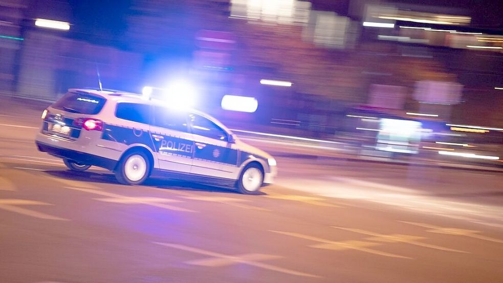 Die Polizei verfolgte den Mercedesfahrer quer durch die Stadt. Foto: dpa/Lino Mirgeler