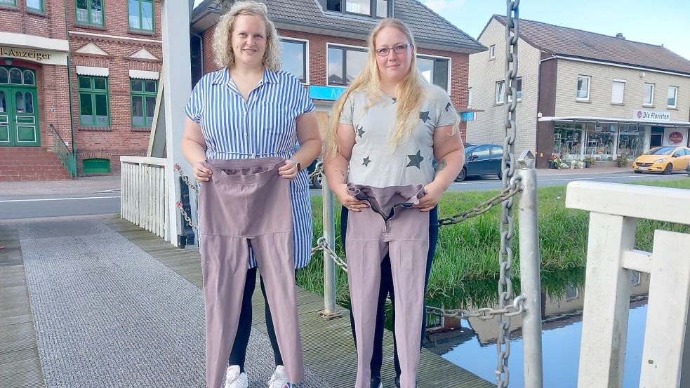 Kathrin Kruse (von links) und Carina Weber tragen täglich Kompressionsbekleidung. Foto: Scherzer