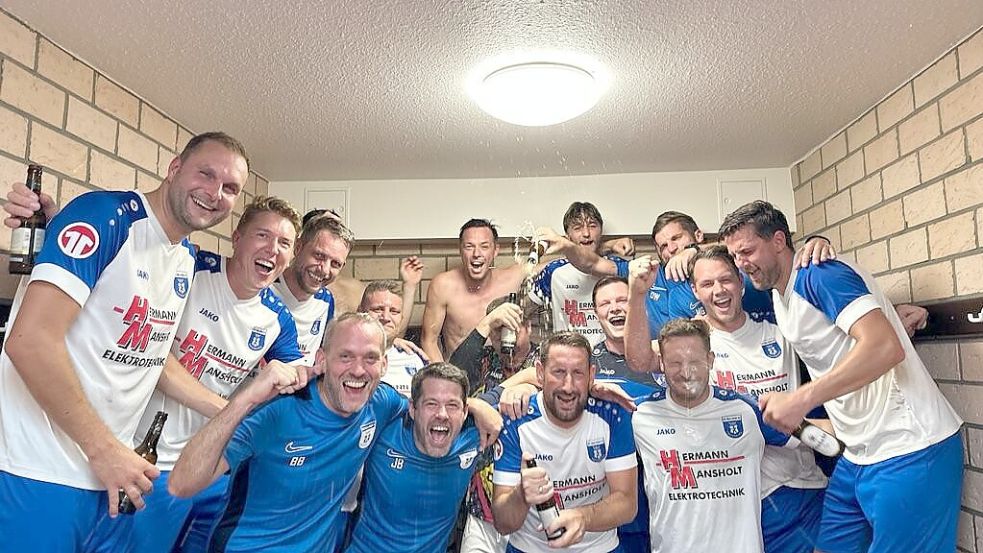 Die Ü32 von Blau-Weiß Papenburg feierte die Qualifikation zur Niedersachsenmeisterschaft. Foto: Privat