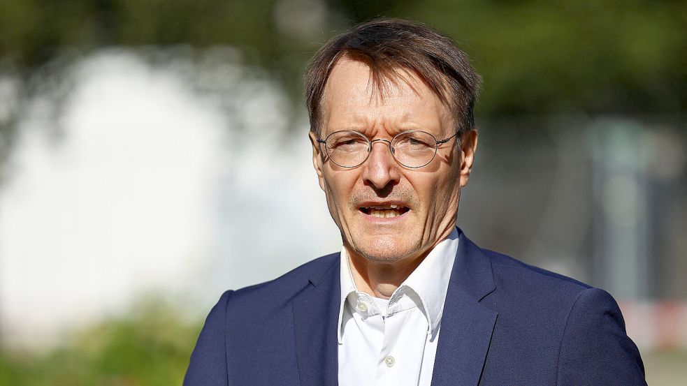 Bundesgesundheitsminister Karl Lauterbach hat sich zur Krise der Krankenhäuser geäußert. Foto: dpa/Reuters/Pool/Lisi Niesner