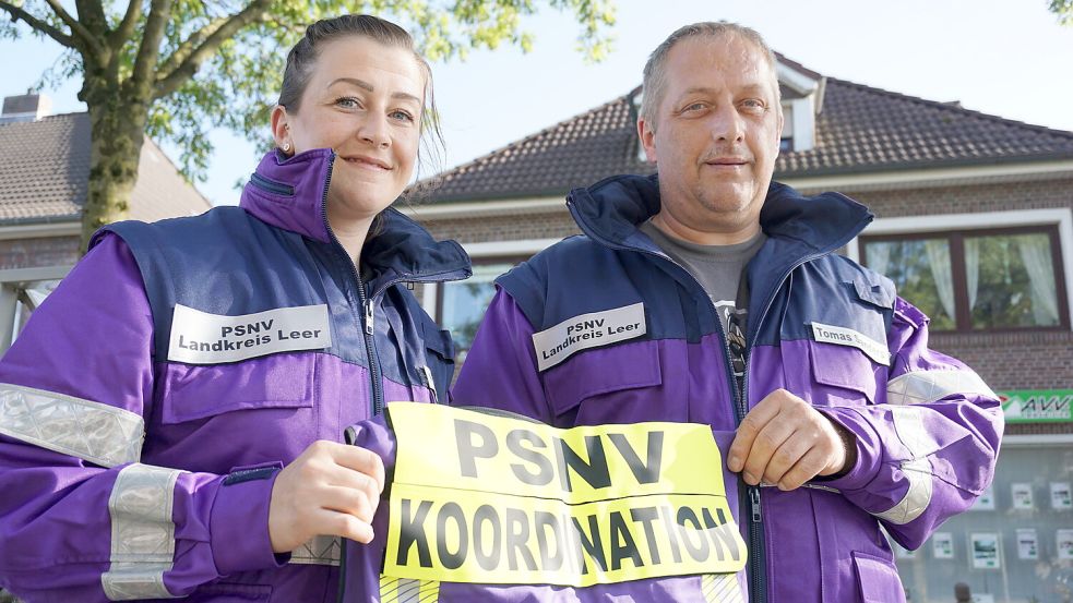 Nancy Skiebnewski und Tomas Sanderes koordinieren die ehrenamtliche Notfallseelsorge im Landkreis Leer. Foto: Hagewiesche