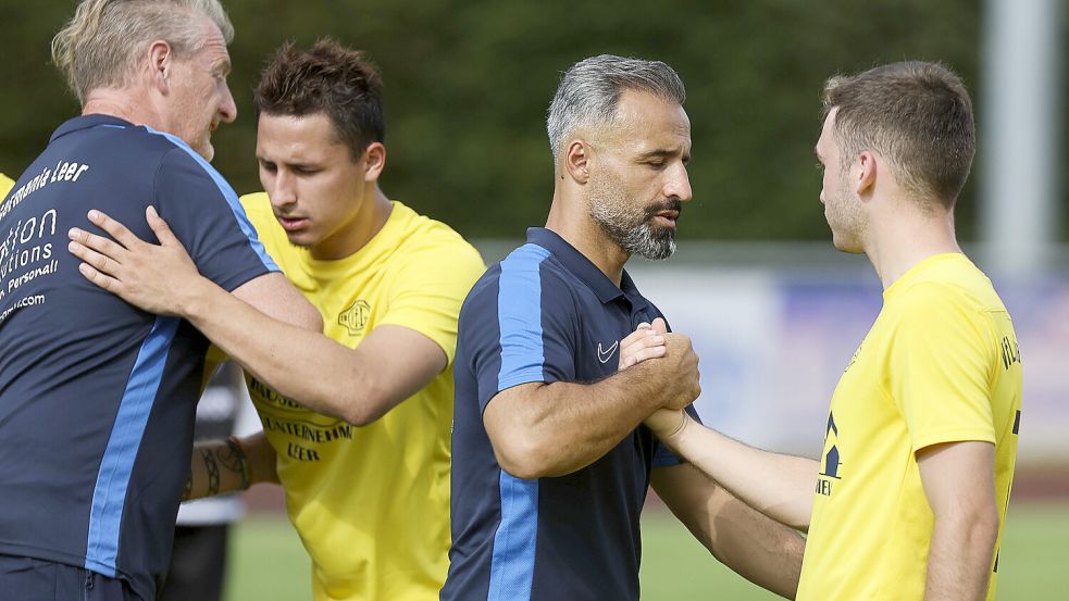 Germanias Trainerteam um Erhan Colak (Zweiter von rechts) und Co-Trainer Jörg Romanowski (links) erlebte einen souveränen Auftritt ihrer Mannschaft. Archivfoto: Doden/Blomberg