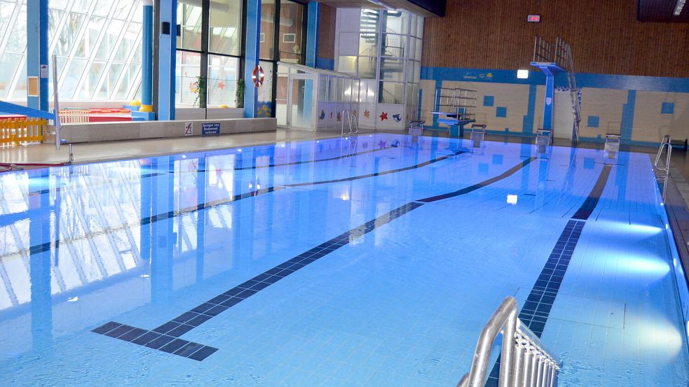 Das Hallenbad in Ramsloh ist in die Jahre gekommen. Die Einrichtung, die 1996 zu einem Freizeitbad modernisiert wurde, ist mehr als 40 Jahre alt. Immer wieder musste sie in jüngerer Vergangenheit kurzfristig schließen. Foto: Fertig