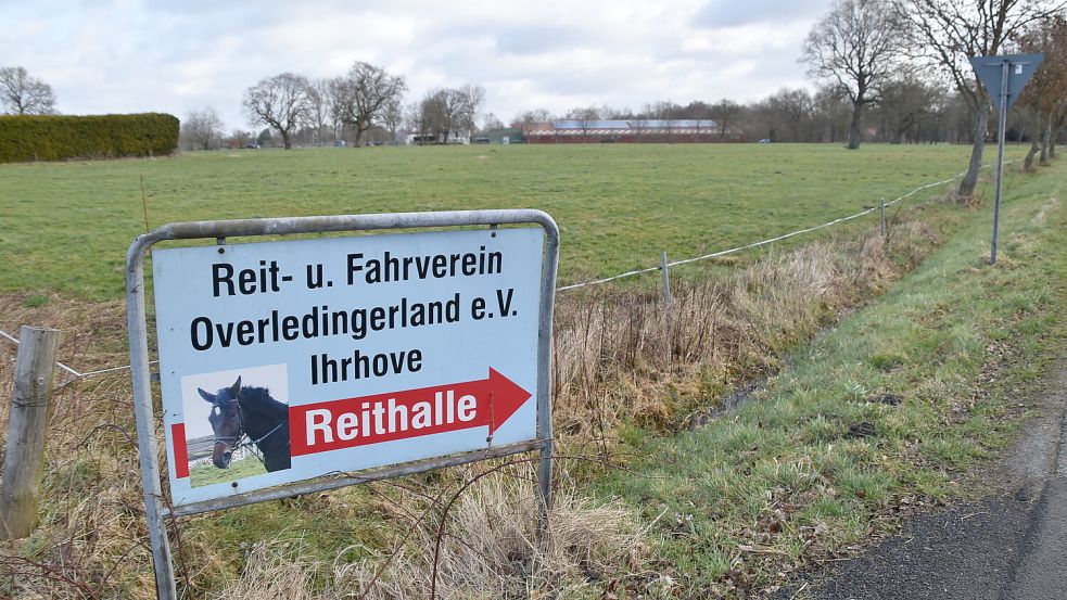 Es gibt Pläne, dass auf den Flächen bei der Reithalle in Ihrhove ein neues Baugebiet ausgewiesen werden soll. Aber bislang sind das nur Pläne. Aber wenn es so weit sein sollte, dann dürften die neuen Vergabekriterien für Baugrundstücke gelten. Der Gemeinderat soll sie in der Sitzung am Donnerstag verabschieden. Foto: Ammermann/Archiv