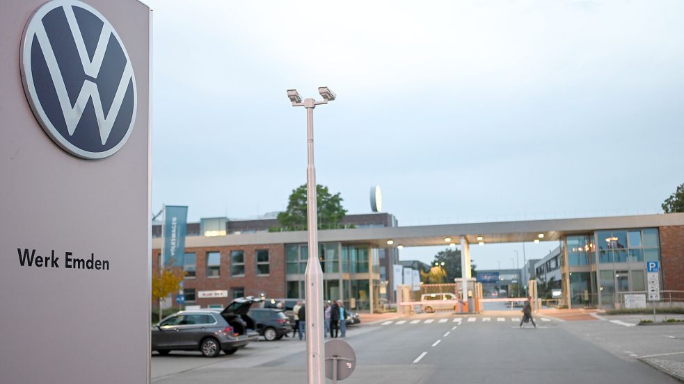 Am Mittwochabend standen große Teile der Fertigung bei VW in Emden still. Foto: Penning/DPA