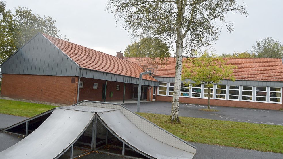 In Burlage wurde vor einigen Jahren die Grundschule geschlossen - sehr zum Ärger vieler Bewohner. Jetzt gibt es Pläne, dort den Kindergarten und eine Krippe einzurichten. Foto: Weers