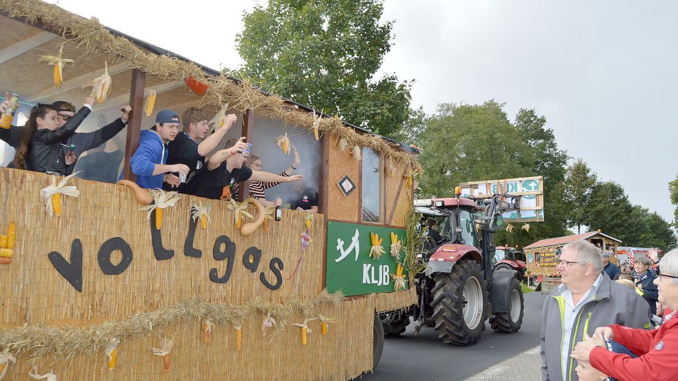 Rund 35 bis 40 Wagen erwarten die Veranstalter zum Ernteumzug in Bockhorst, Burlage und Klostermoor. Foto: Archiv