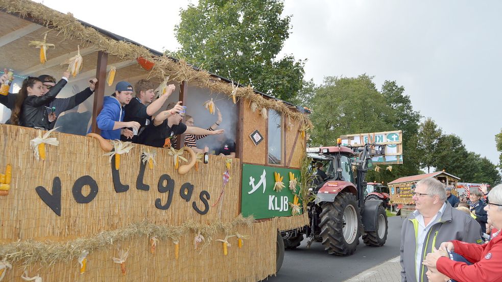 Rund 35 bis 40 Wagen erwarten die Veranstalter zum Ernteumzug in Bockhorst, Burlage und Klostermoor. Foto: Archiv