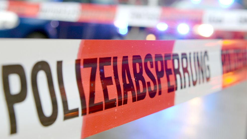 Bei einer Fahrt über die Ems fand ein Kanufahrer am Montag eine männliche Leiche. Foto: picture alliance / dpa