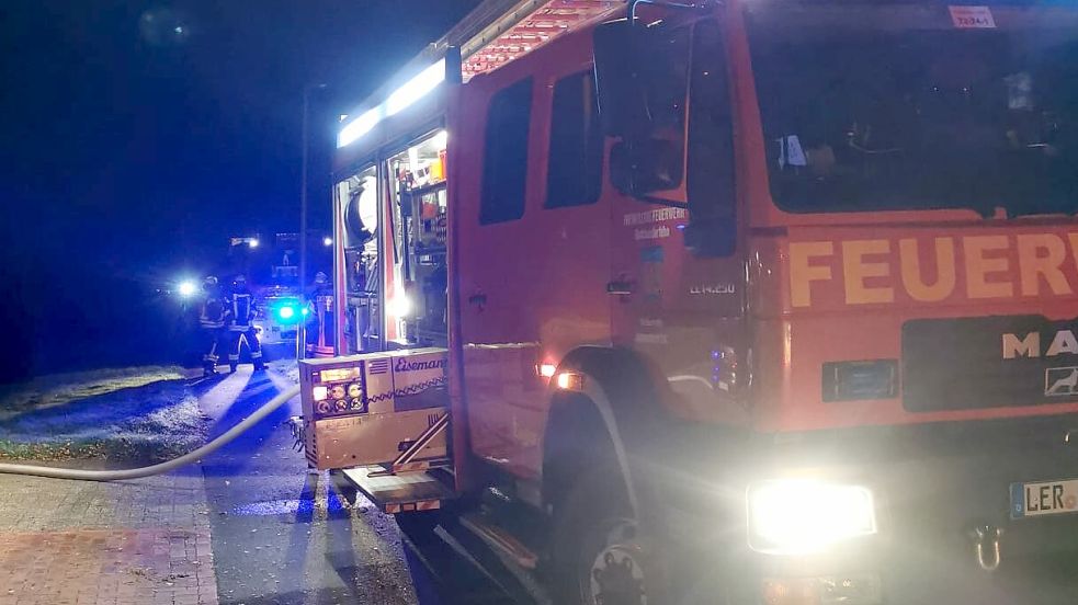 Einen Feuerwehreinsatz gab es in der Nacht zu Montag in Potshausen. Fotos: Block/Feuerwehr