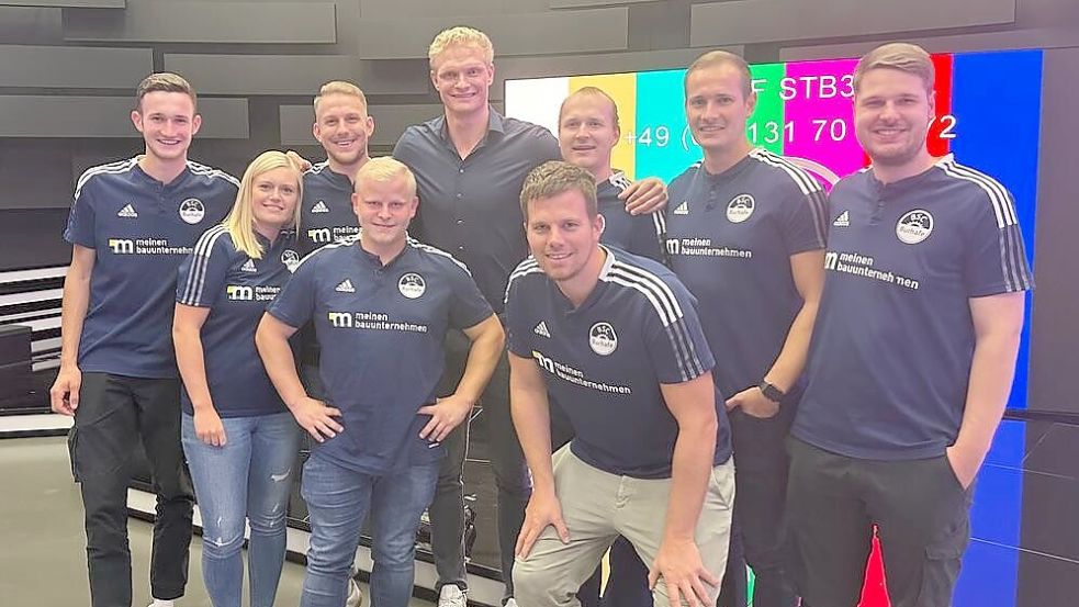 Der BSC-Tross schoss mit Oliver Zeidler noch ein Erinnerungsfoto. Foto: Privat