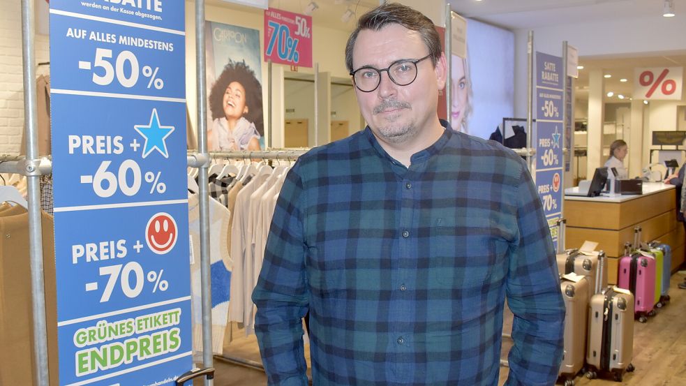 In wenigen Wochen schließt das Modehaus Südbeck. Im Bild ist Geschäftsführer Stefan Südbeck. Fotos: Zein