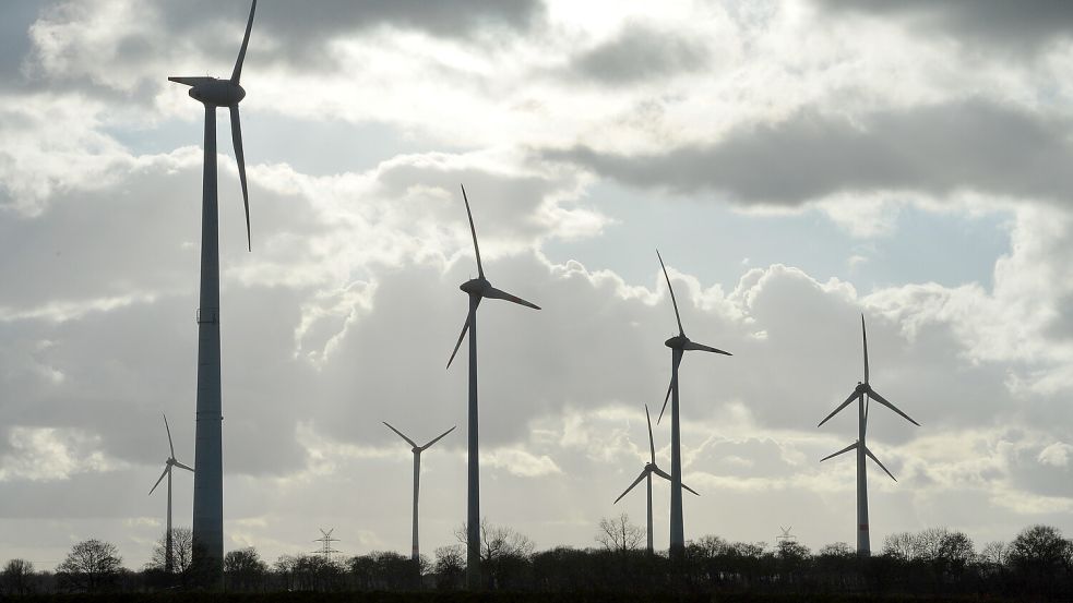 Wo sich in Zukunft die Windräder drehen könnten, hat die Samtgemeinde Hesel jetzt festgelegt. Foto: Ortgies/Archiv