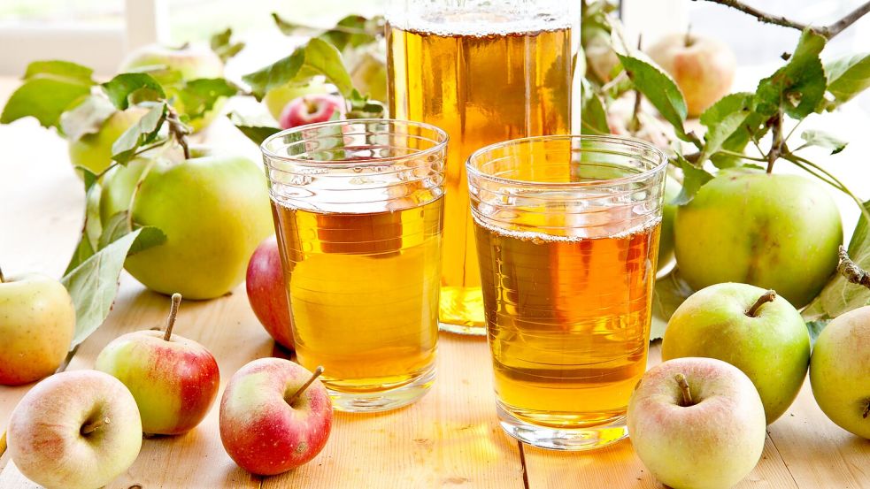 Schlechte Ernten könnten Apfelsaft-Liebhabern einen Strich durch die Rechnung machen. Foto: imago images/CHROMORANGE