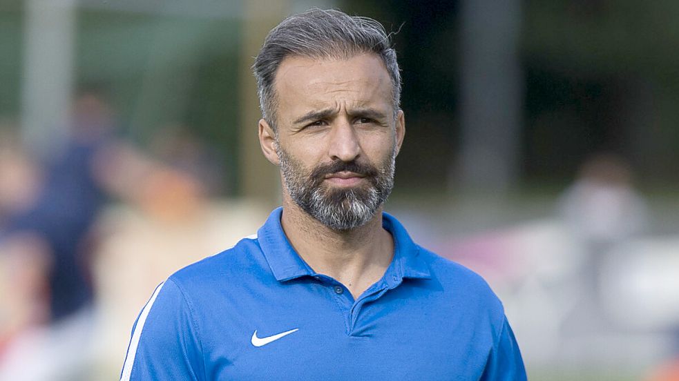Für Germania-Coach Erhan Colak wird das Spiel gegen TuRa 07 kein Selbstläufer. Archivfoto: Doden/Emden