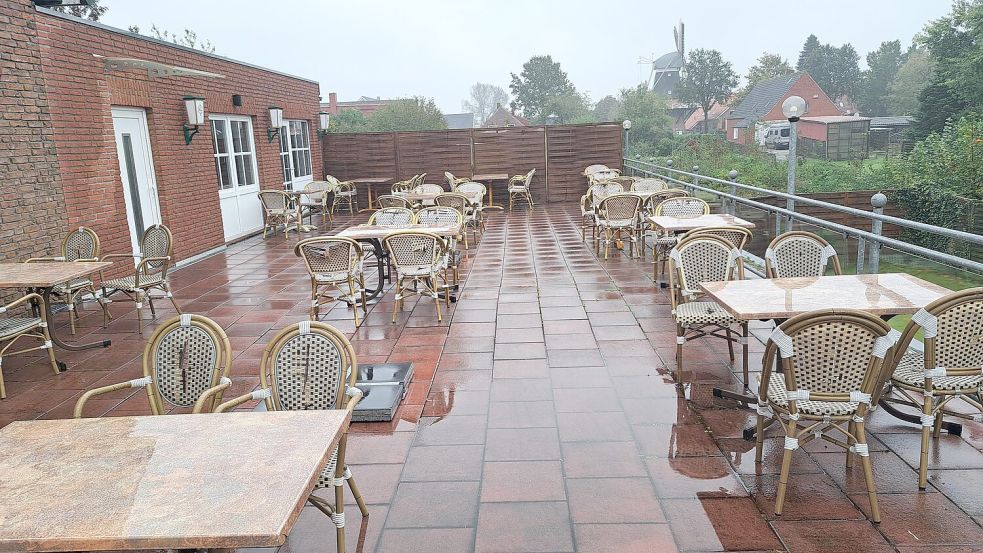 Das Mobiliar eines Restaurants in der Gemeinde Ostrhauderfehn wurde mutwillig beschädigt und zerstört. Foto: Polizei