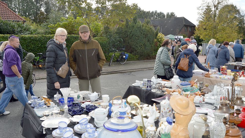 Entlang des nördlichen und südlichen Gewerbegebietes waren auch viele Flohmarktstände aufgebaut.