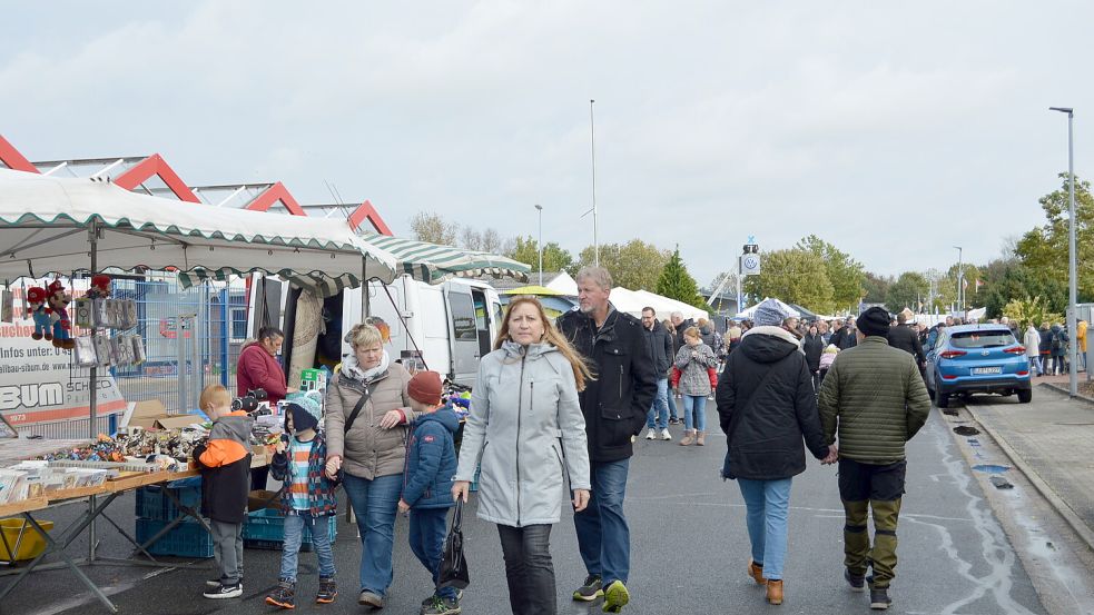 Das vielfältige Angebot im nördlichen und südlichen Gewerbegebiet lockte zahlreiche Besucher an. Fotos (6): Weers