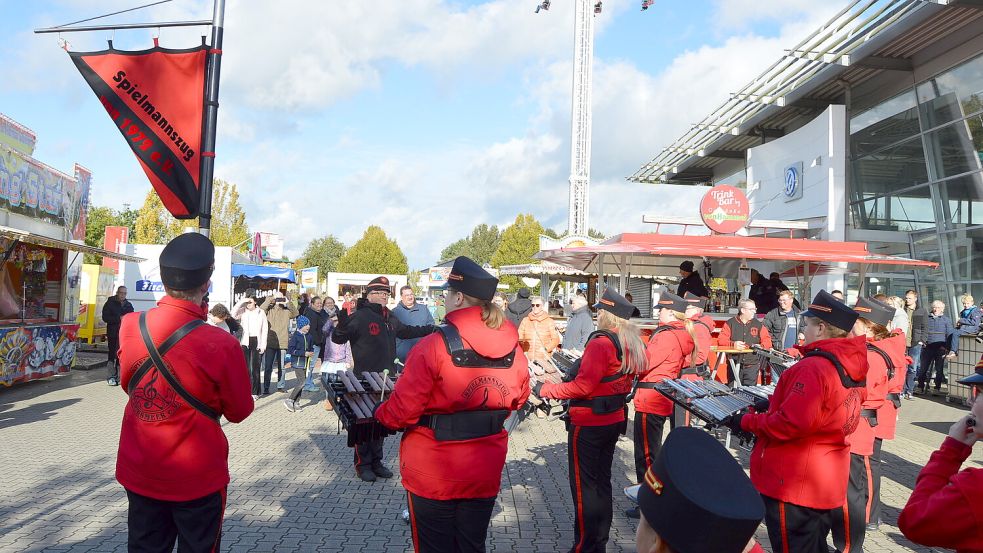 Auch der Spielmannszug aus Flachsmeer war wieder dabei und sorgte für Stimmung.