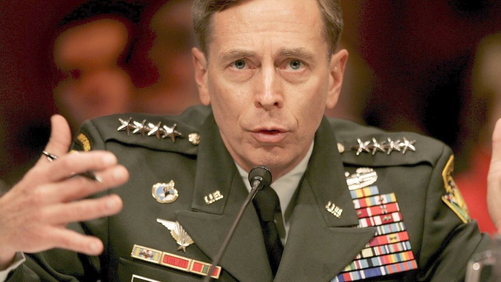 General David Petraeus, damaliger Kommandeur der US-Streitkräfte im Irak Foto: dpa/EPA/Cavanaugh