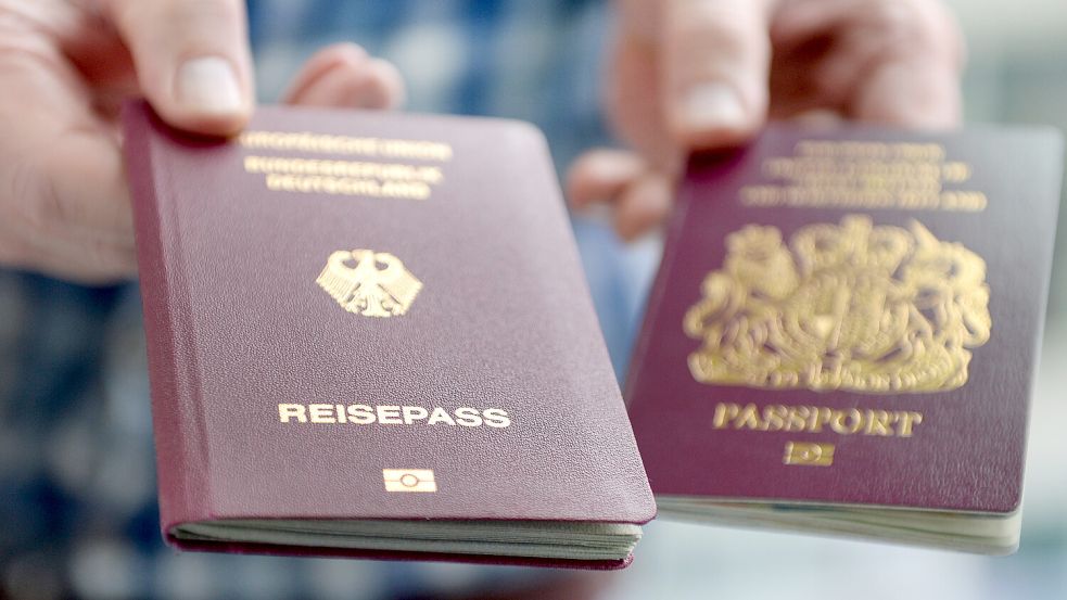 Beim Reisepass und Personalausweis soll es bald Vereinfachungen für die Bürger geben. Foto: dpa | Britta Pedersen