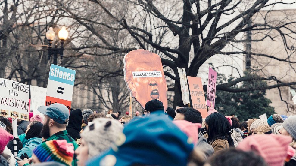 Mit der „Westminster Deklaration“ warnen Journalisten, Aktivisten, Künstler und Wissenschaftler unterschiedlichster politischer Couleur vor zunehmender institutioneller Zensur. Foto: Unsplash/roya ann miller