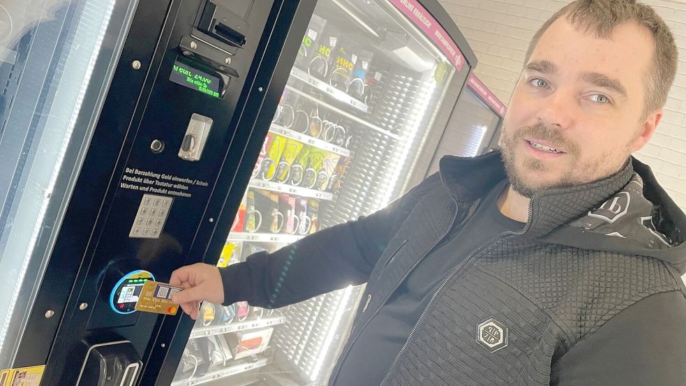 Tobias Ganske betreibt einen Automatenkiosk am Untenende. Archivfoto: Hellmers
