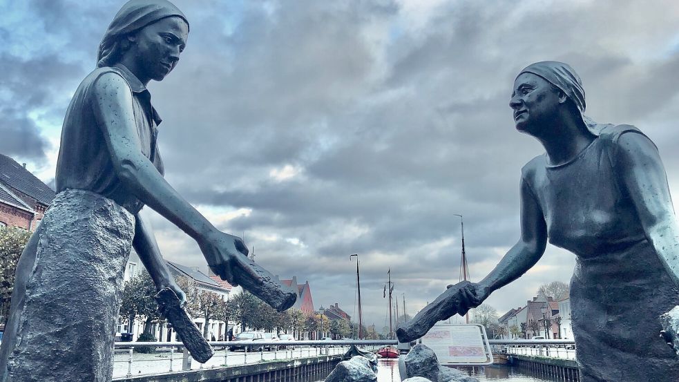 Der Alte Hafen in Weener lädt zu einem Spaziergang ein. Foto: Vogt
