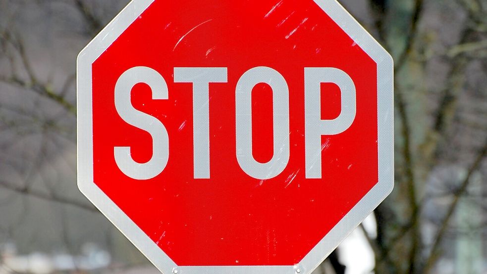 Mehr Sicherheit versprechen sich Politiker in Moormerland von einer neuen Vorfahrtregelung mit Stop-Schildern. Foto: Pixabay