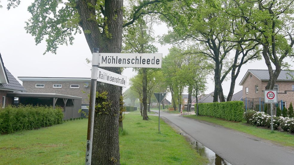 Die Raiffeisenstraße in Ramsloh-Hollen wird ausgebaut. Für die Möhlenschleede hingegen gibt es noch keine konkreten Pläne. Foto: Kruse