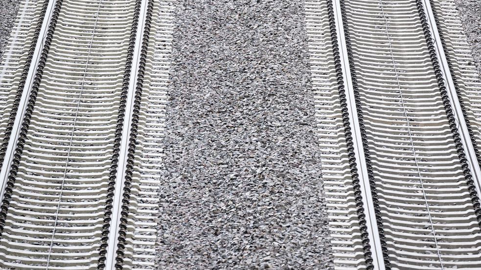 Nichts geht: Während des Bahnstreiks bleiben die Gleise vielerorts leer. Foto: Stratenschulte/DPA